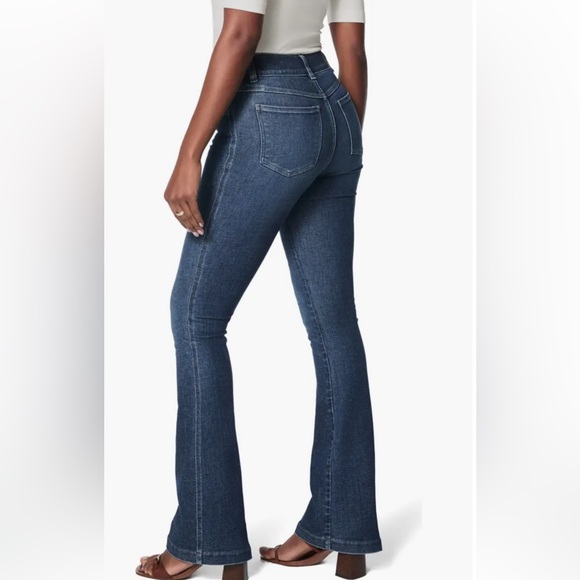 New SPANX EveryWear Flare Jean Authentic Blue NWT Business Casual Women’s Medium - Picture 2 of 14